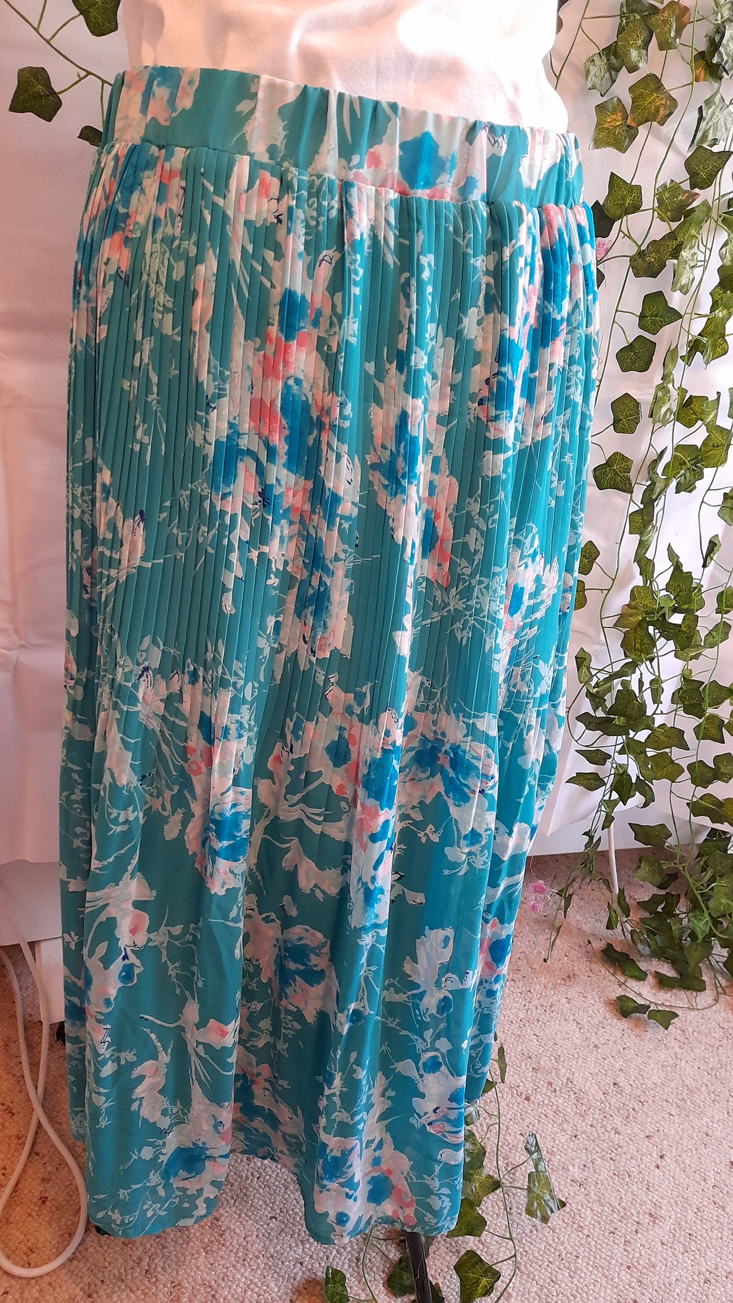 Skirt - Noni B Aqua Splash Pleated Size S/10