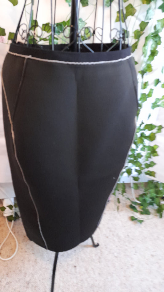 Skirt - Liz Jordan Black scuba. Size M/12-14.