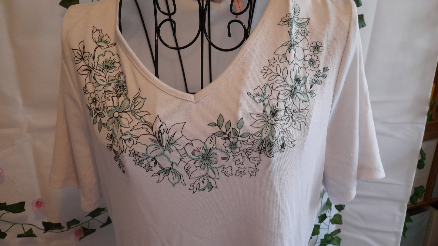 T-shirt - Millers T-shirt Flower Print Size 14