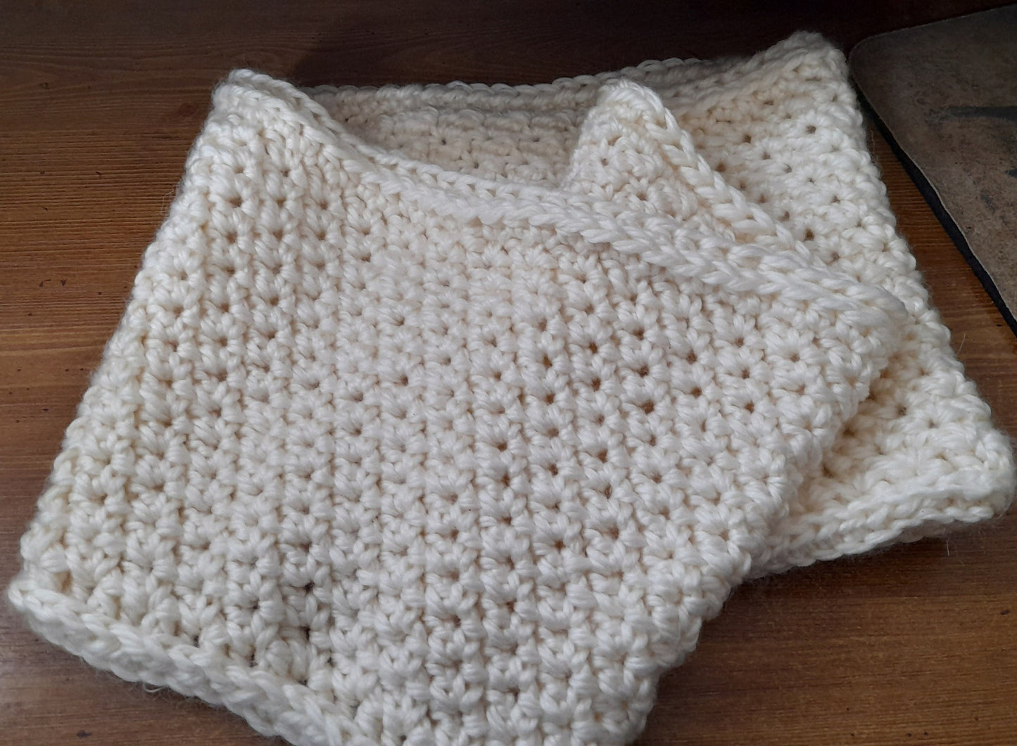 Cream Alpaca-Wool-Acrylic Cowl