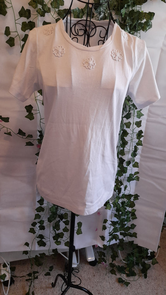T-shirt - Noni B White T-Shirt. Size S/10