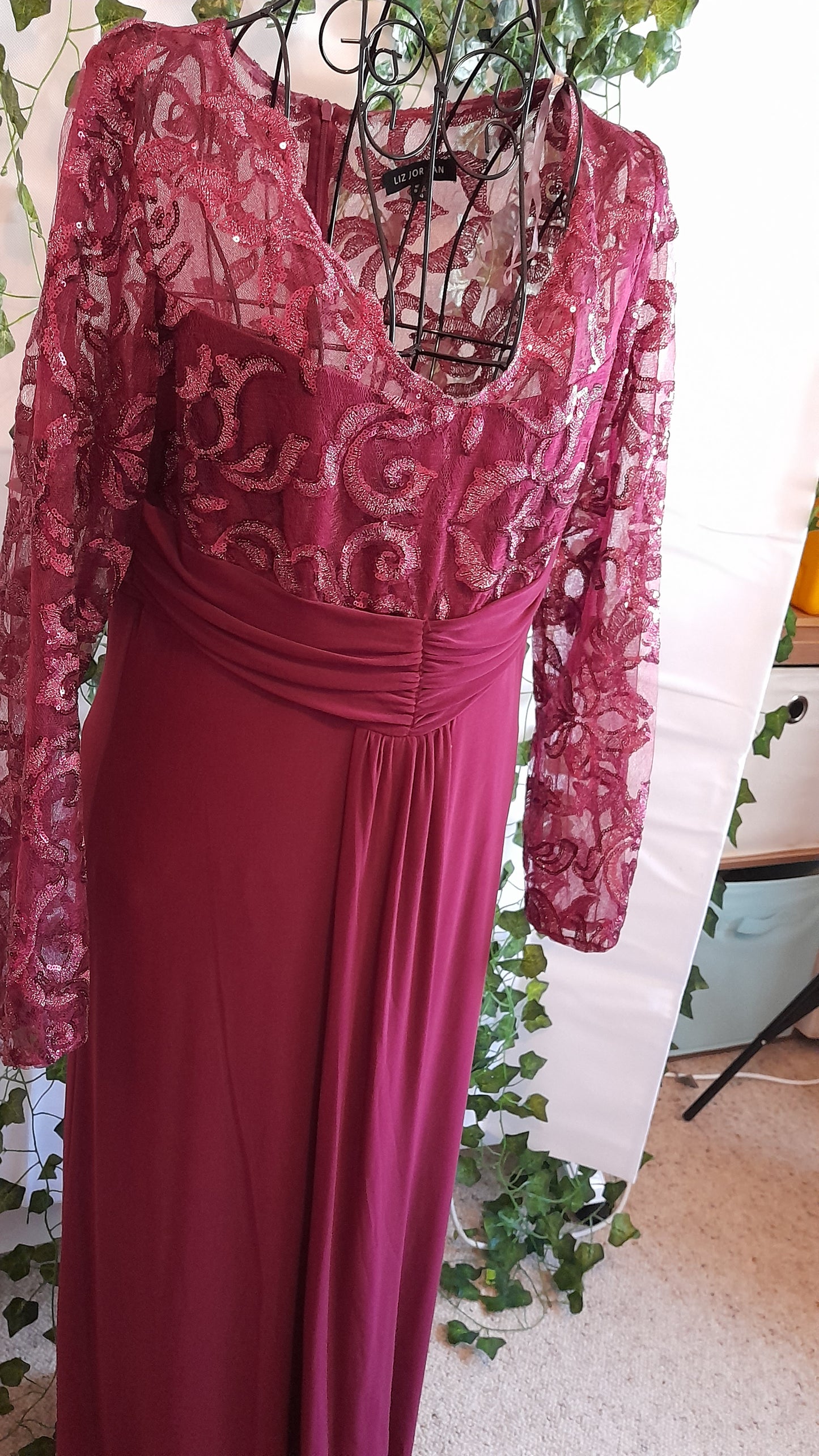 Gown - Liz Jordan Burgundy Ball Gown Size 14 Nashama Wellness Gown - Liz Jordan Burgundy Ball Gown Size 14 Nashama Wellness