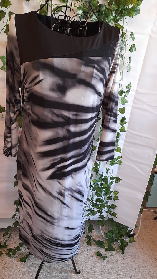 Dress - Liz Jordan Grey, Black & White Dress Size S/10-12