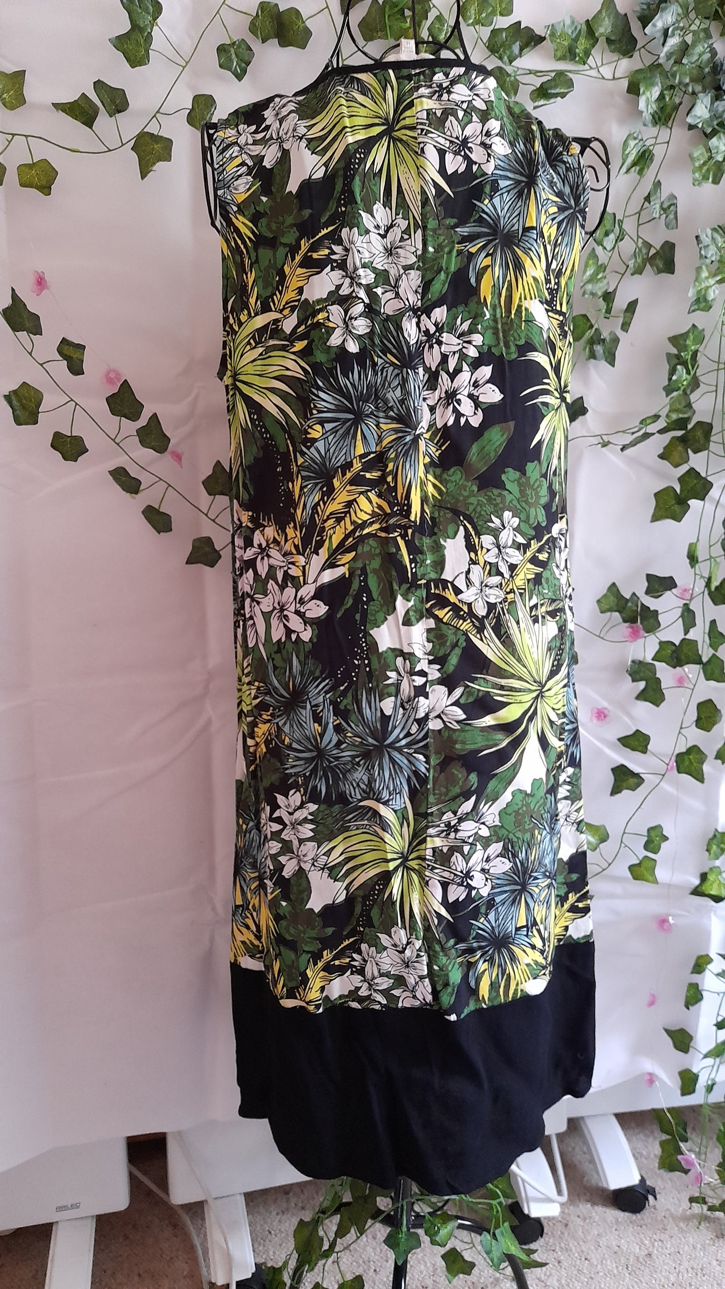 Dress - Capture Jungle Print Casual - New Without Tags Size M/14