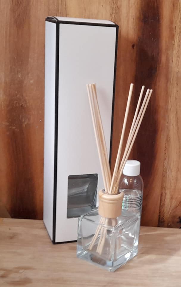 Crystal Diffuser with Howlite & Baby Powder Fragrance